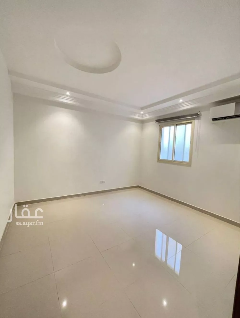 شقة 1 غرف في الملقا 4