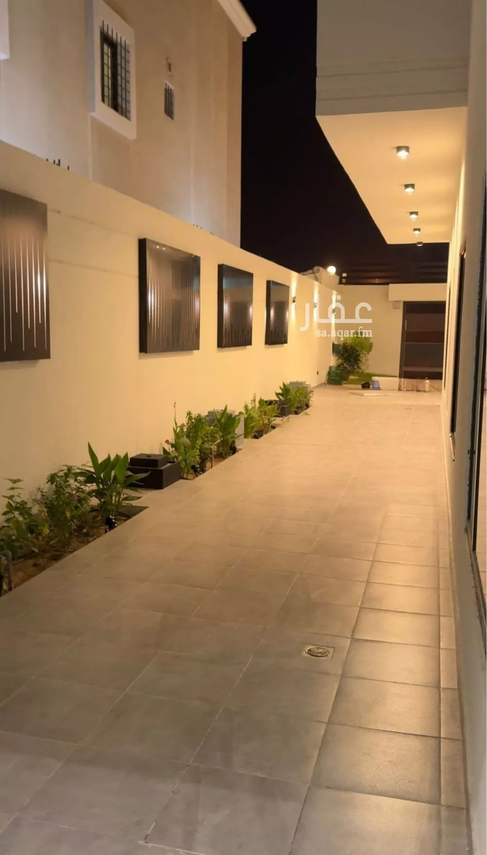 فيلا 9 غرف في الامواج 1