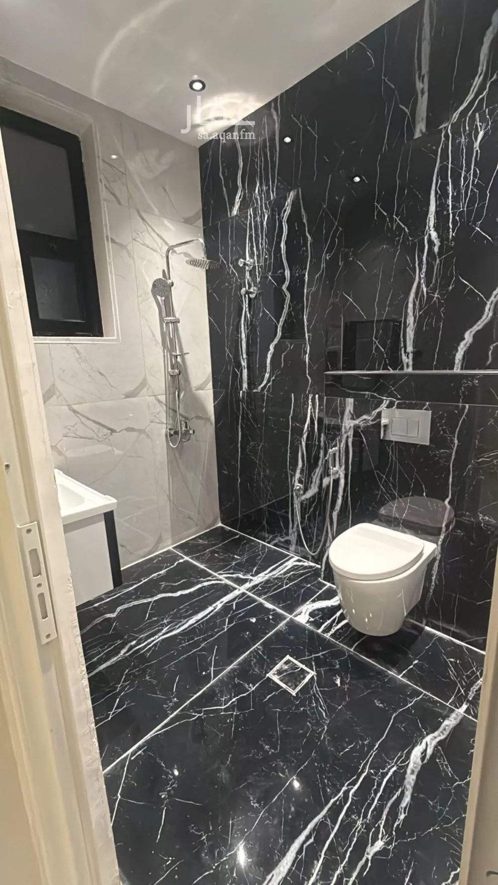 فيلا 6 غرف في الصدفة 2