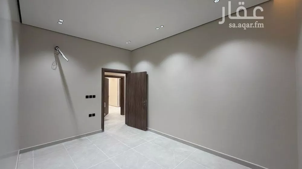 شقة 5 غرف في ابو بريقاء 2