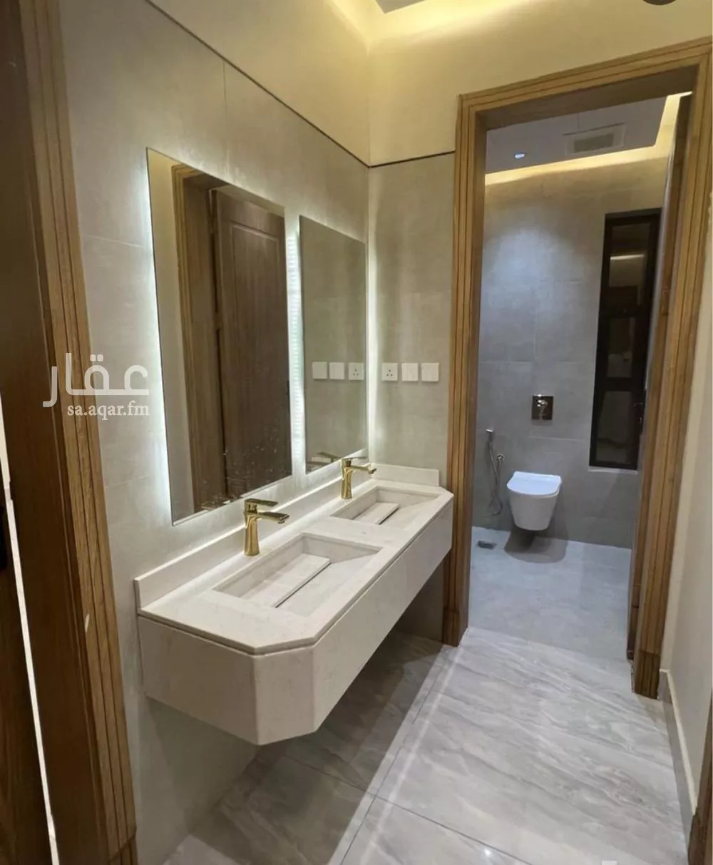 فيلا 7 غرف في الملك فهد 4