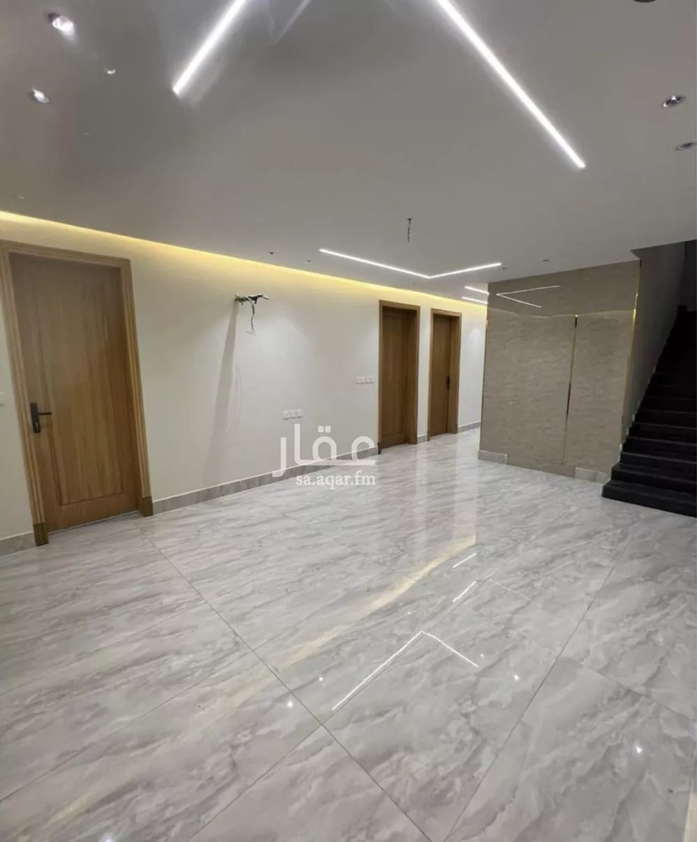 فيلا 7 غرف في الملك فهد 3