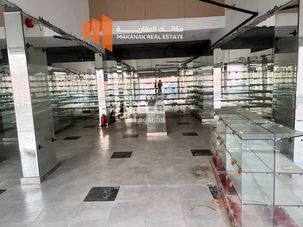 محل 1043 م² في الفردوس 4