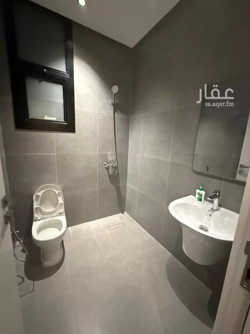 شقة 3 غرف في السعادة 5