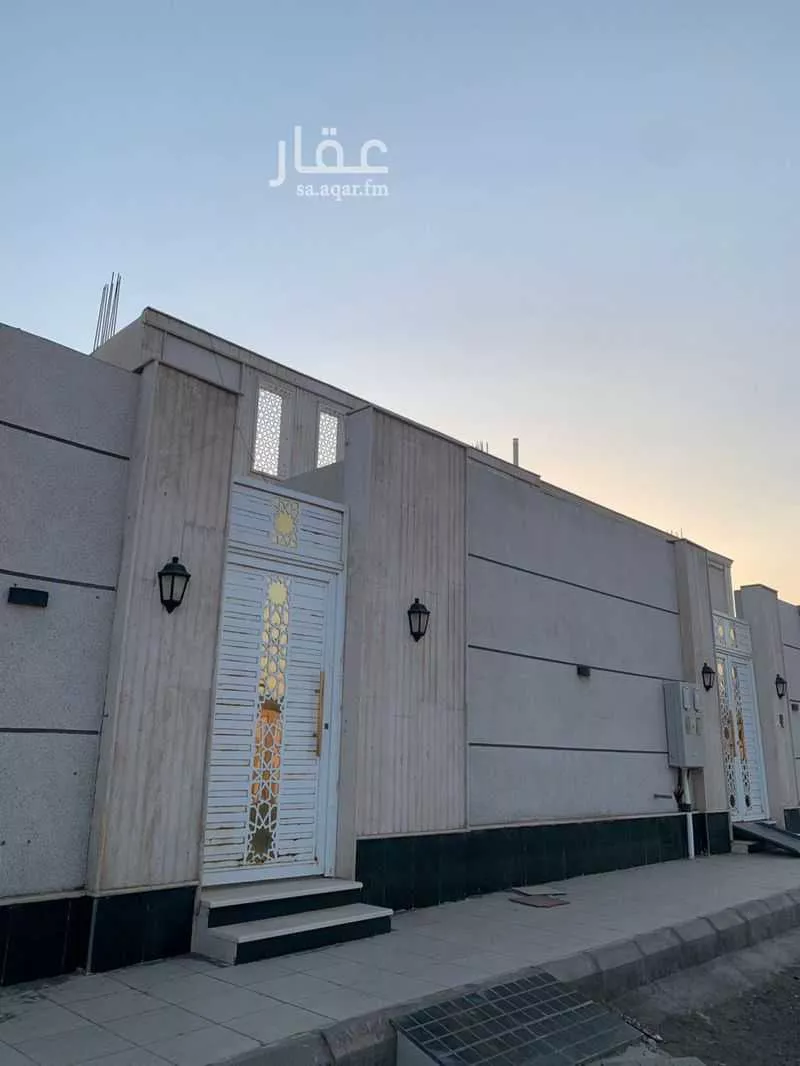 352 sqm building in Taibah 1