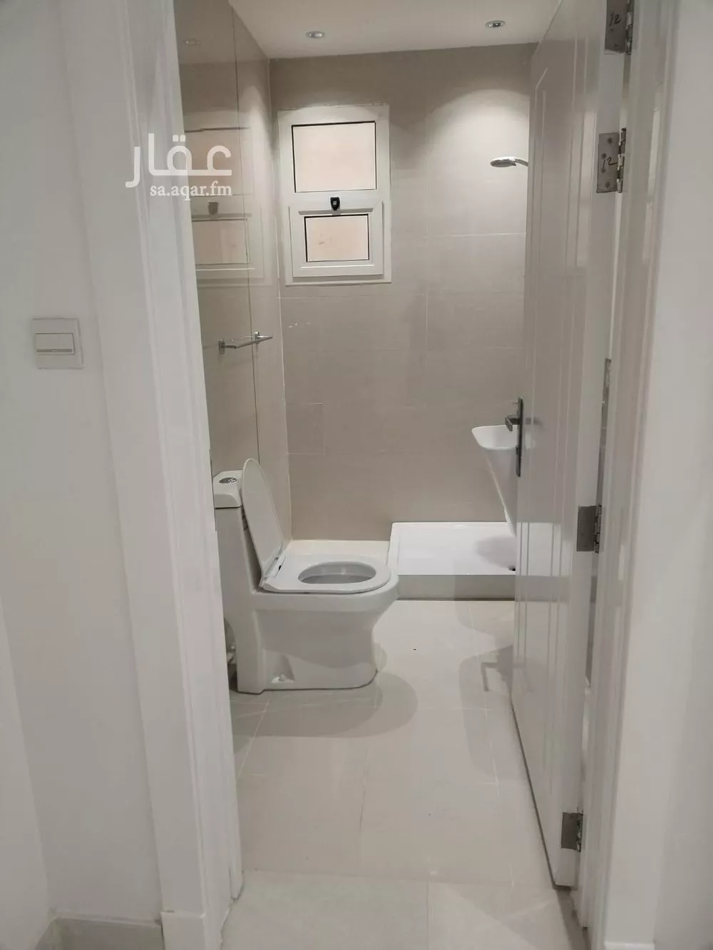 فيلا 8 غرف في العارض 5