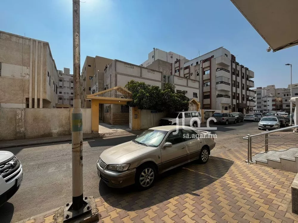 عمارة 700 م² في الجامعة 2