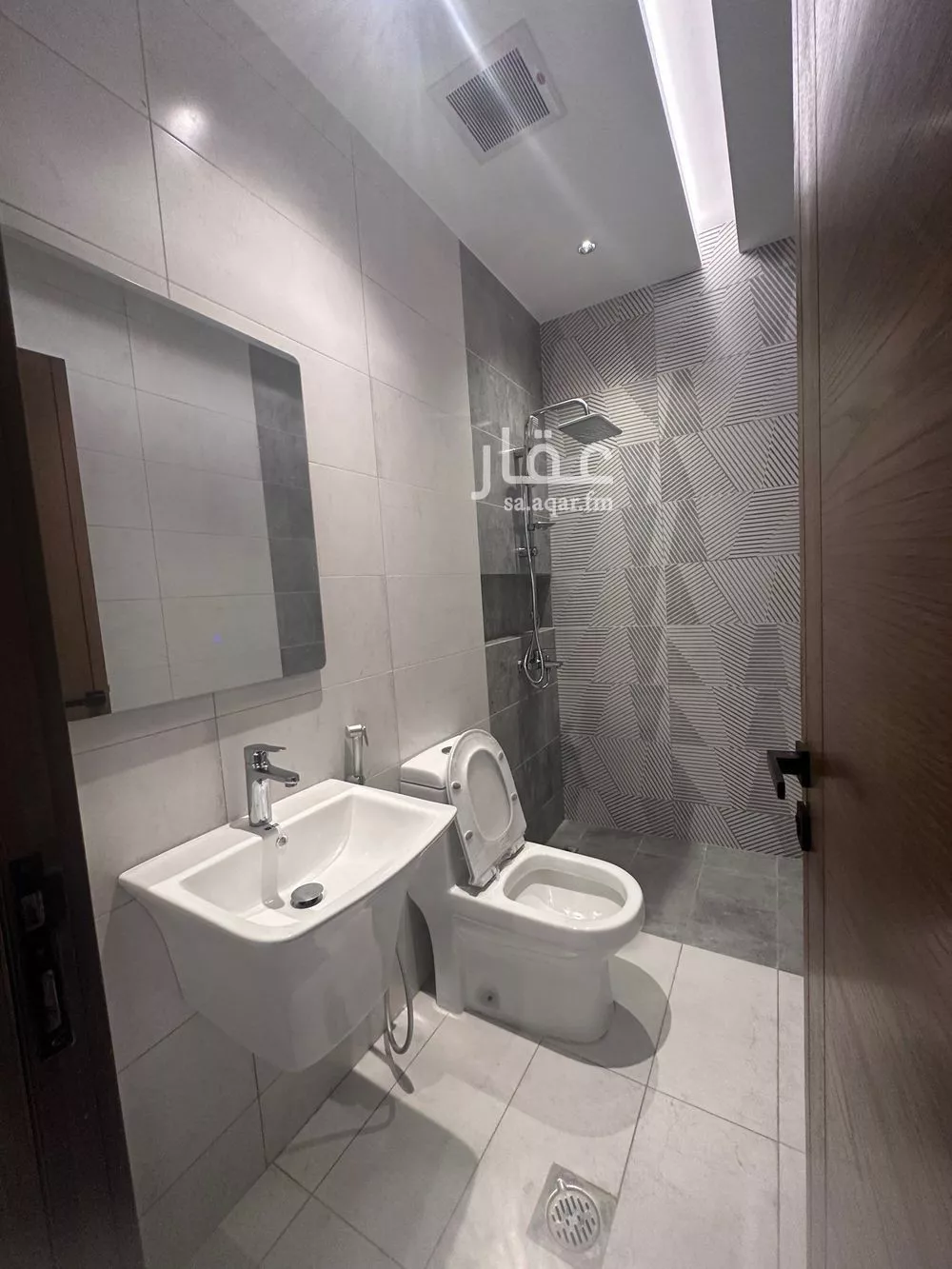 4 bedroom apartment in Al Rehab 8