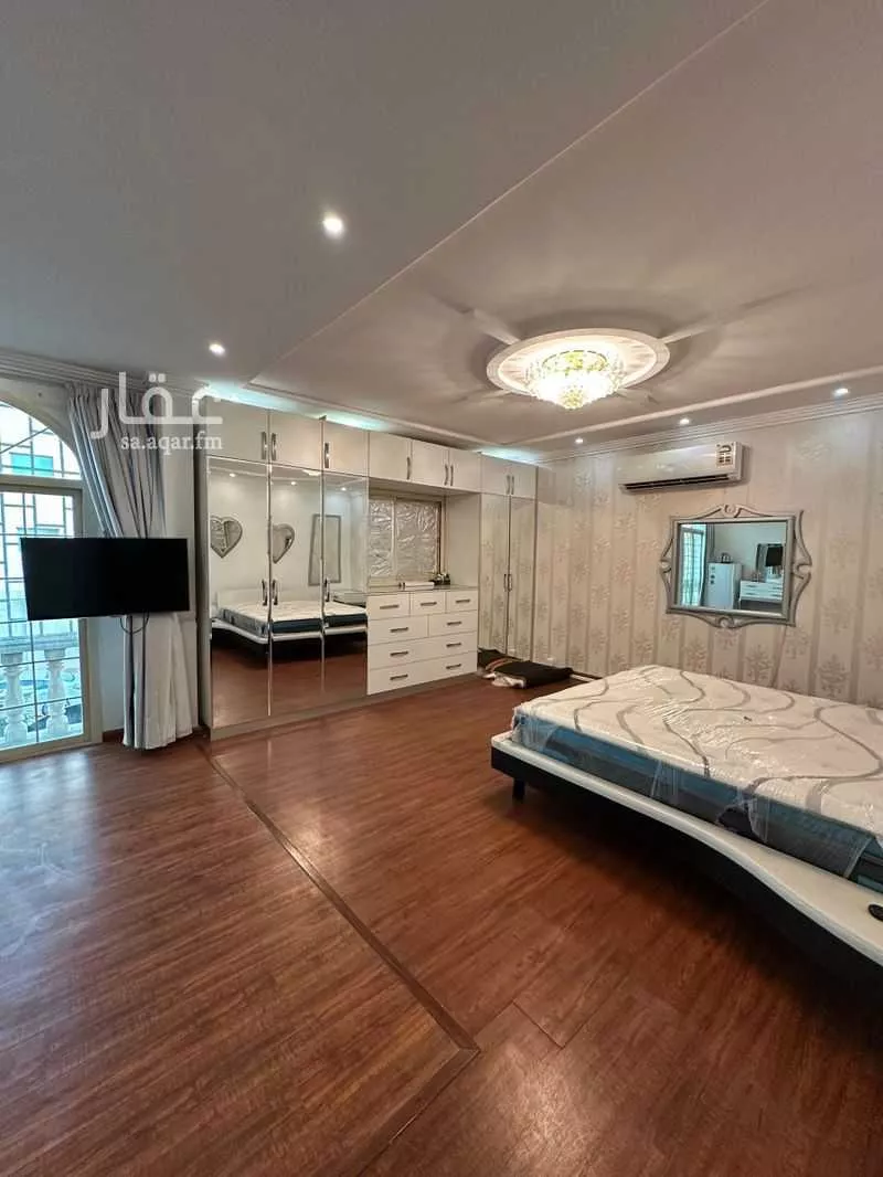 فيلا 5 غرف في العقيق 2