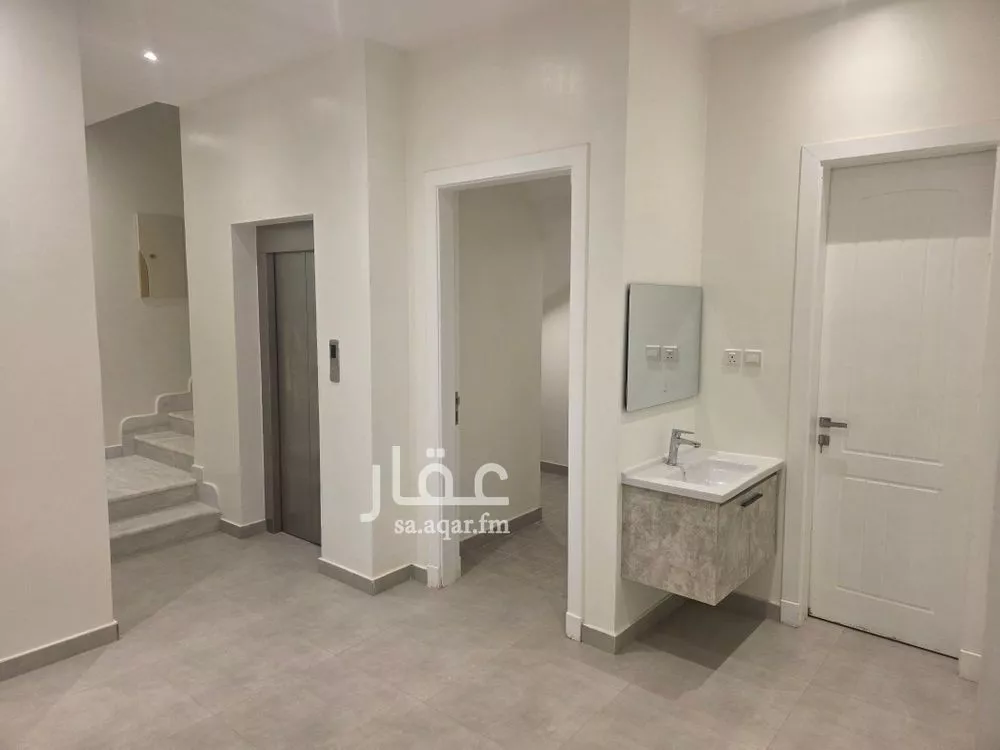 فيلا 6 غرف في العارض 1