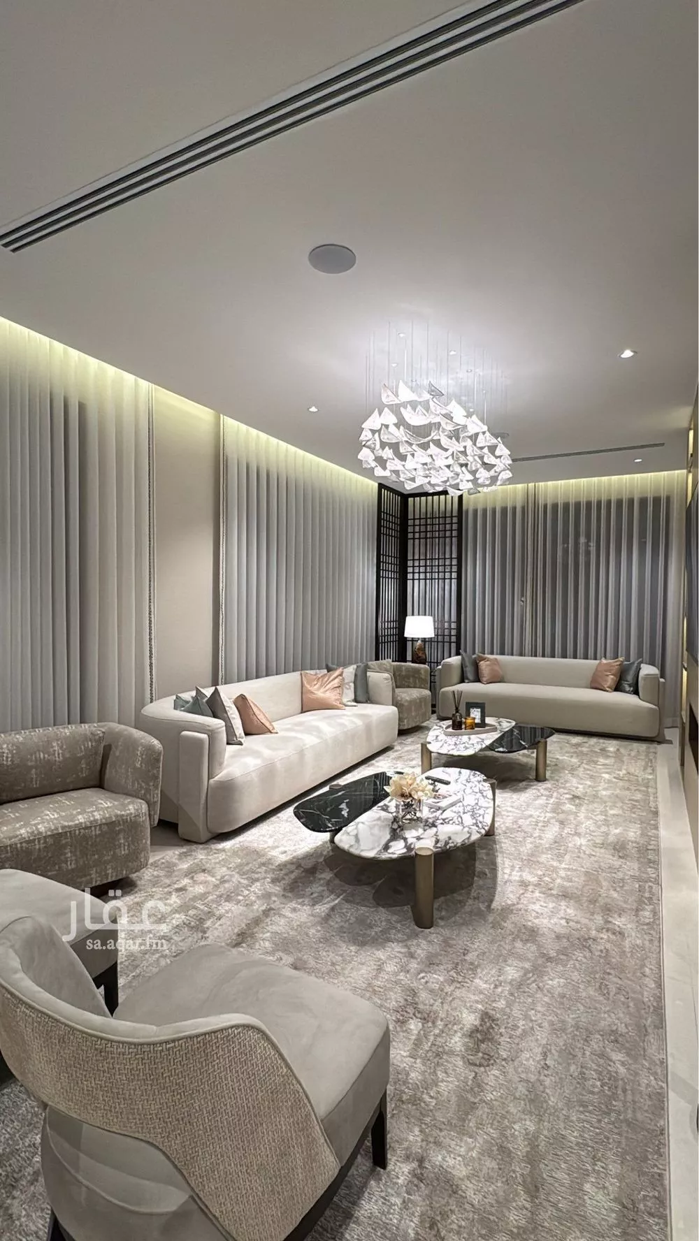 فيلا 5 غرف في السيف 4