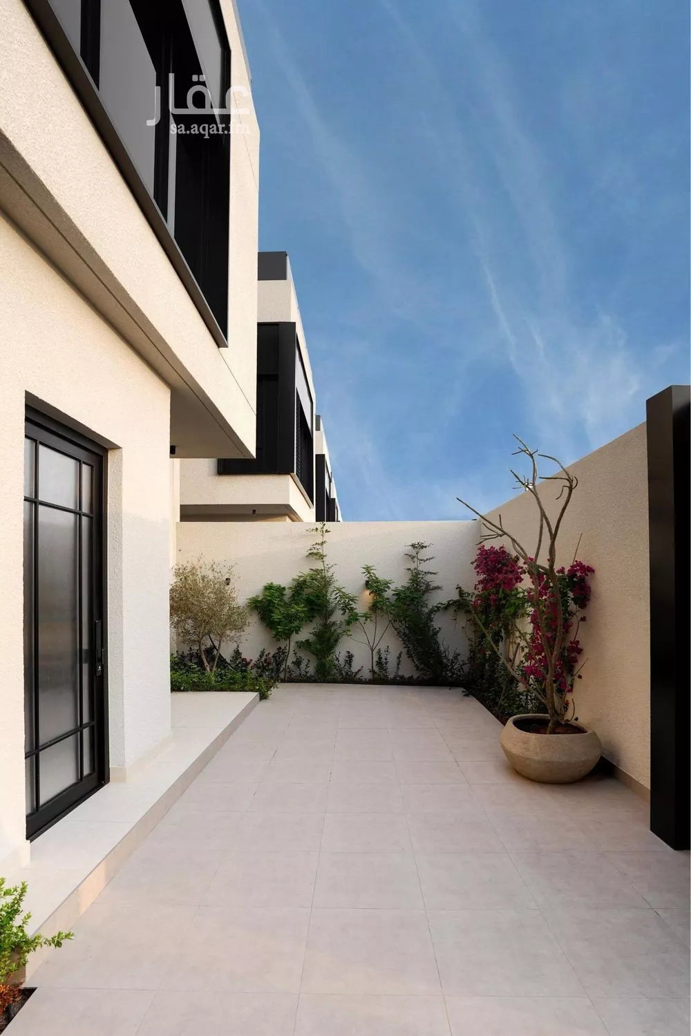 فيلا 5 غرف في السيف 5