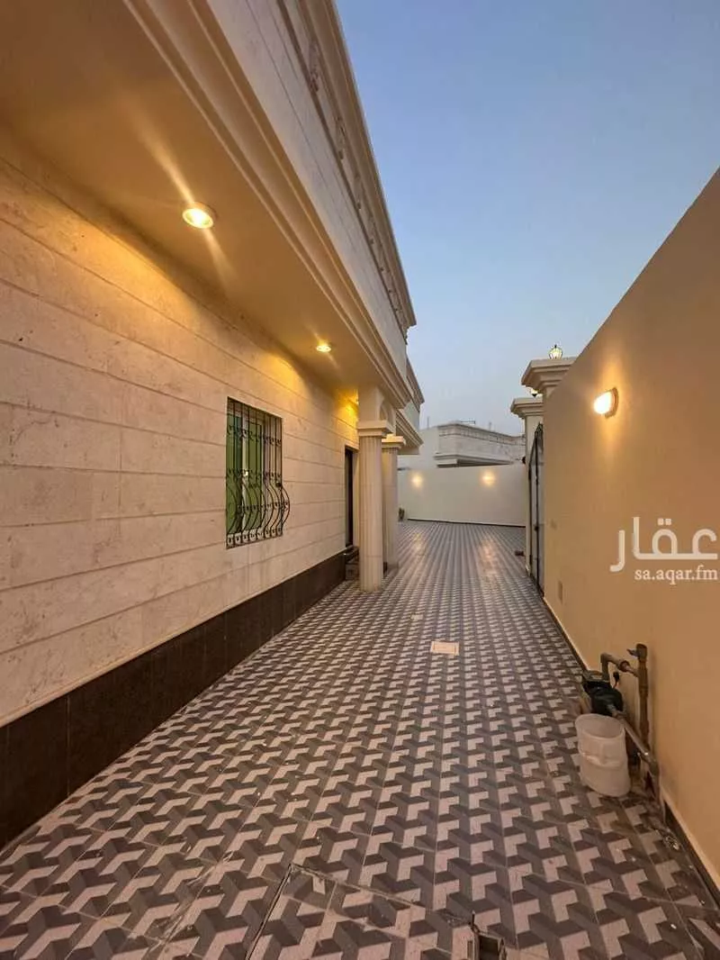 دور 4 غرف في ضاحية الملك فهد