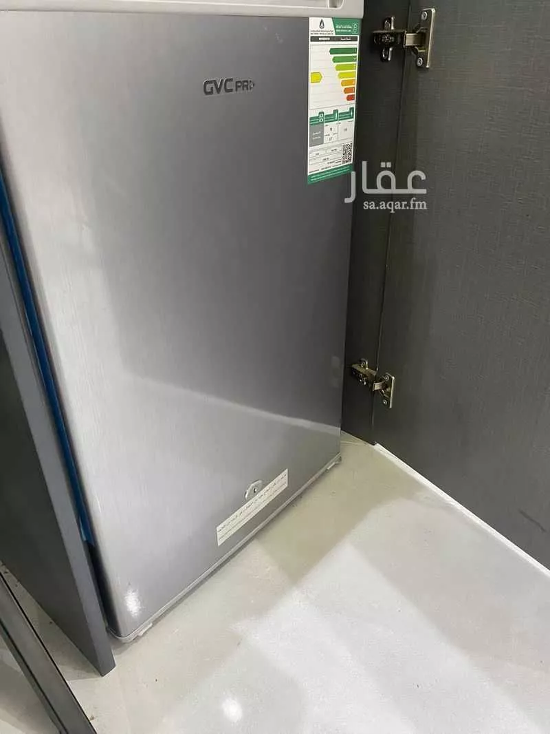 فيلا 8 غرف في الملك فهد 4