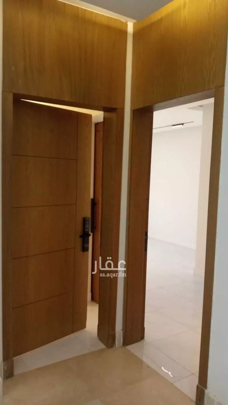 شقة 4 غرف في الحمرا 5