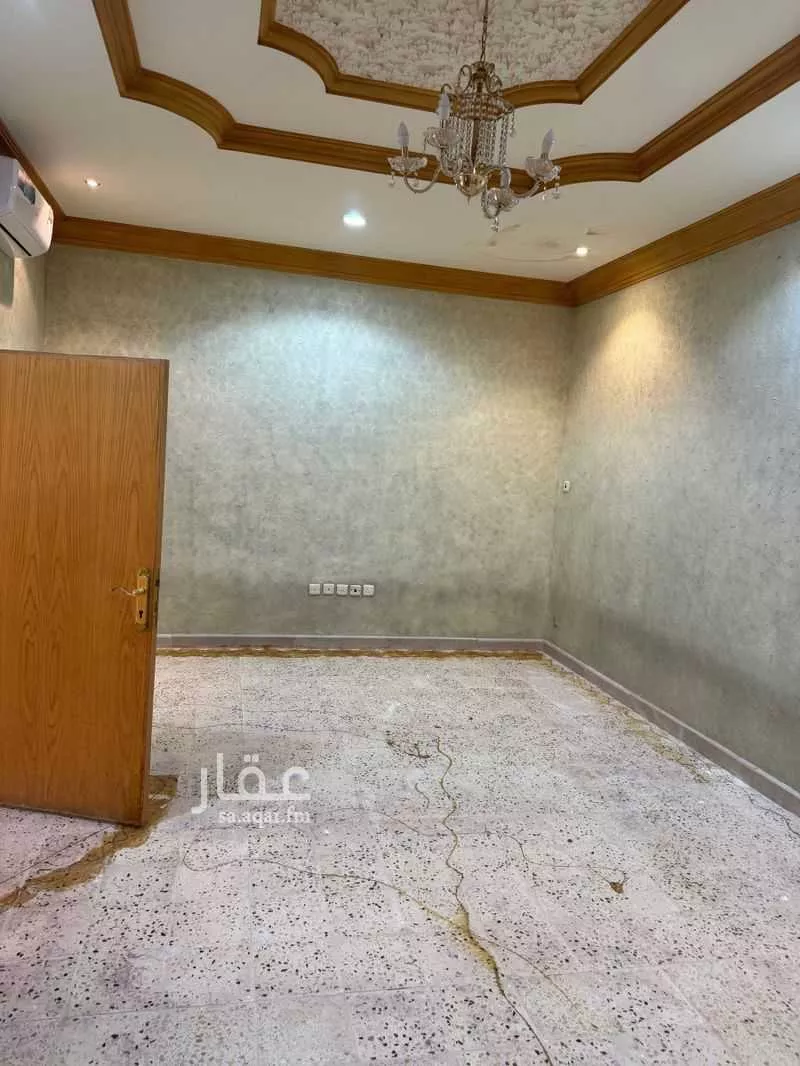 فيلا 14 غرف في الوادي 4