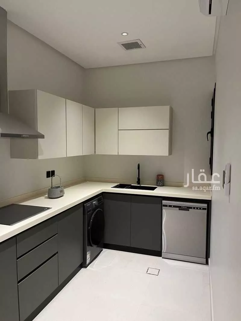 4 bedroom apartment in Al Aridh, Riyadh 6