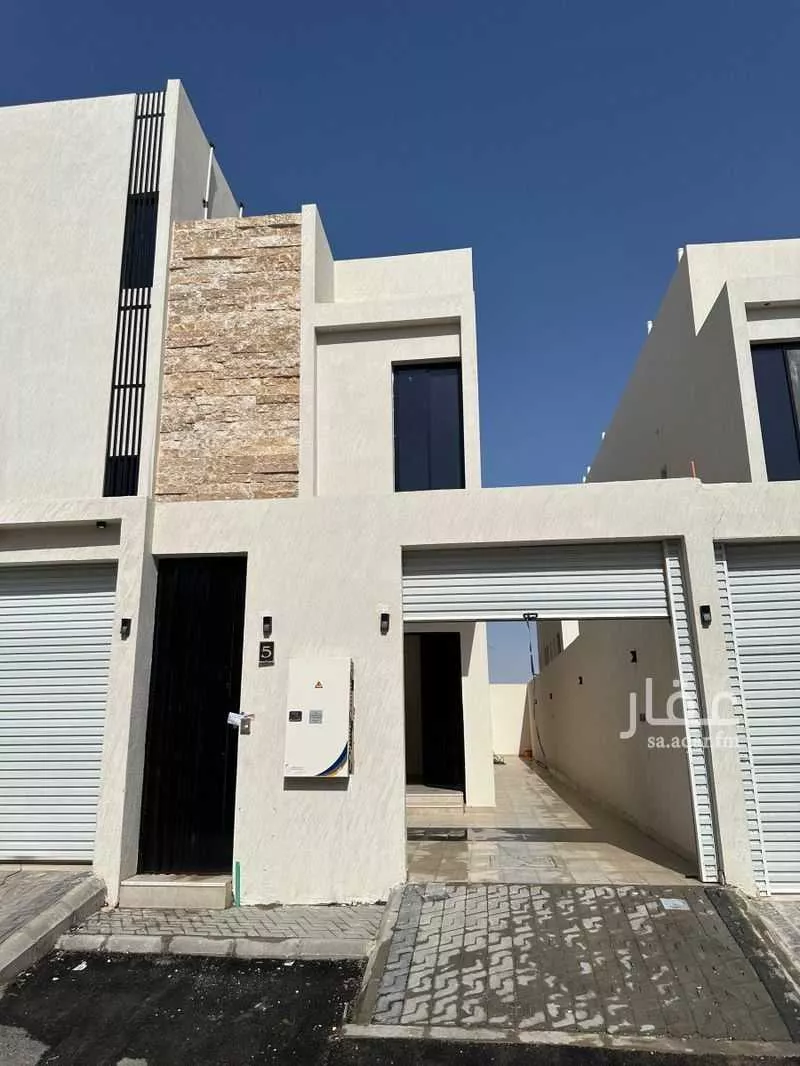 دور 5 غرف في أحد 1