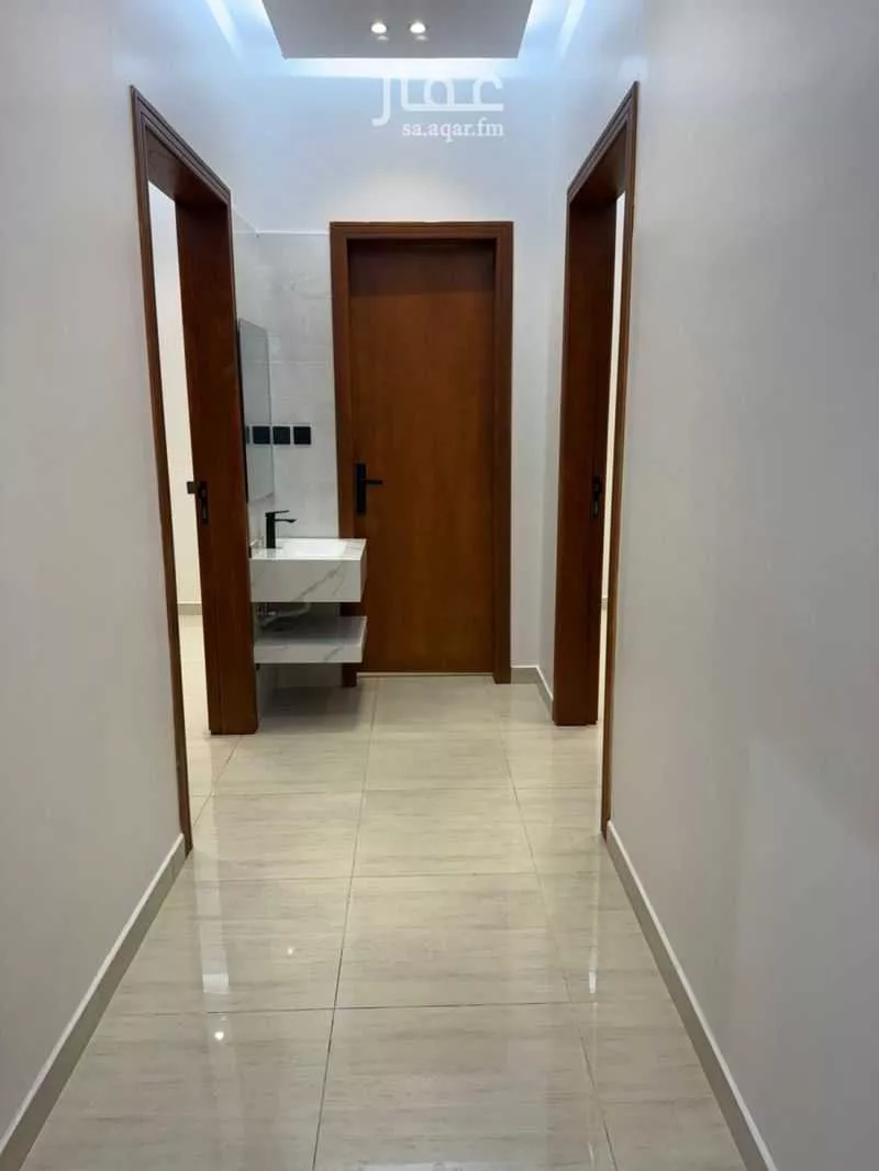 4 bedroom floor in Tuwaiq 2