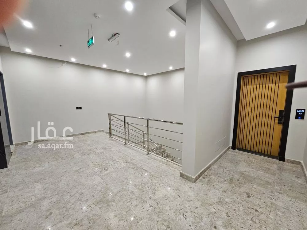 شقة 4 غرف في الرمال 5