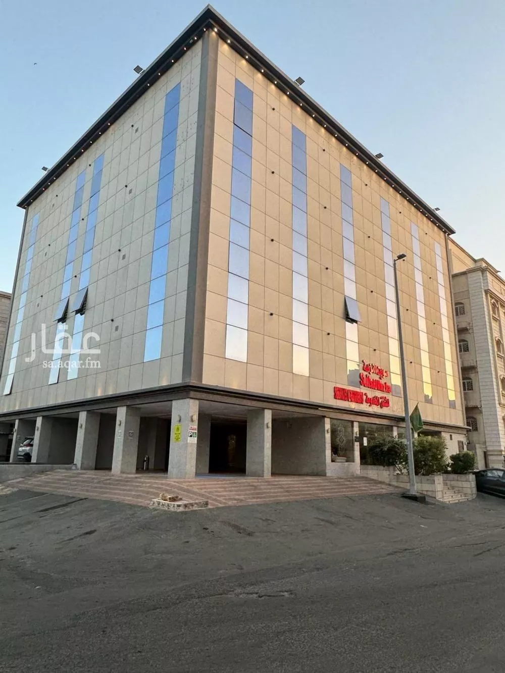 عمارة 896 م² في النزهة 2