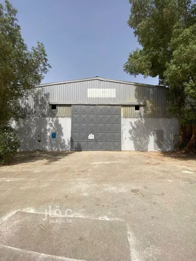 مستودع 1089 م² في السلي