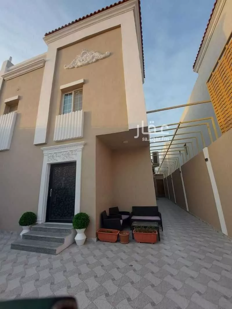 أرض 300 م² في التحلية 2