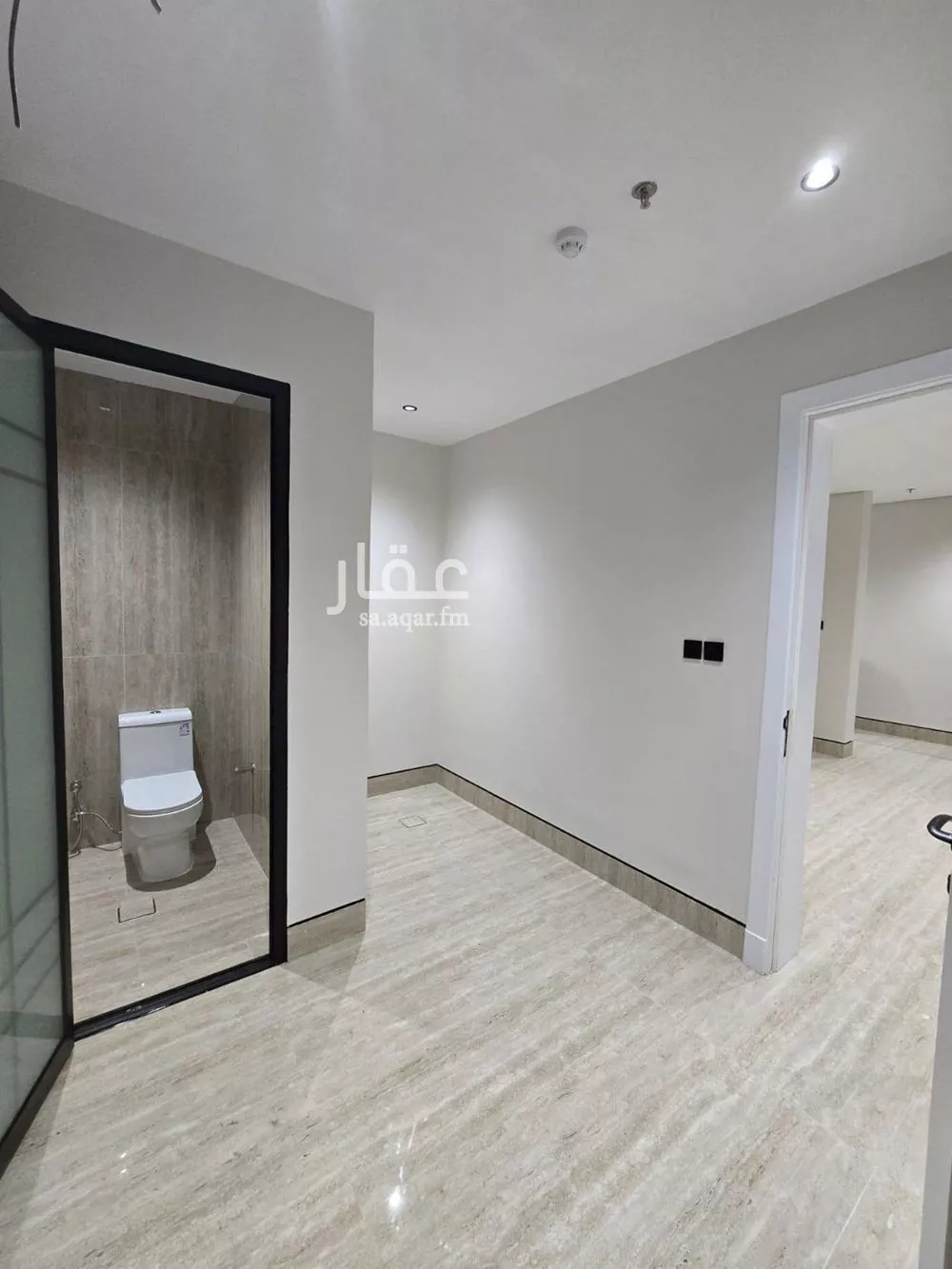 شقة 5 غرف في ضاحية الملك فهد 2