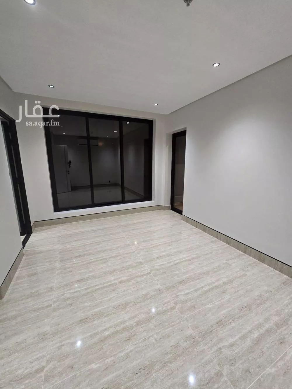 شقة 5 غرف في ضاحية الملك فهد 5