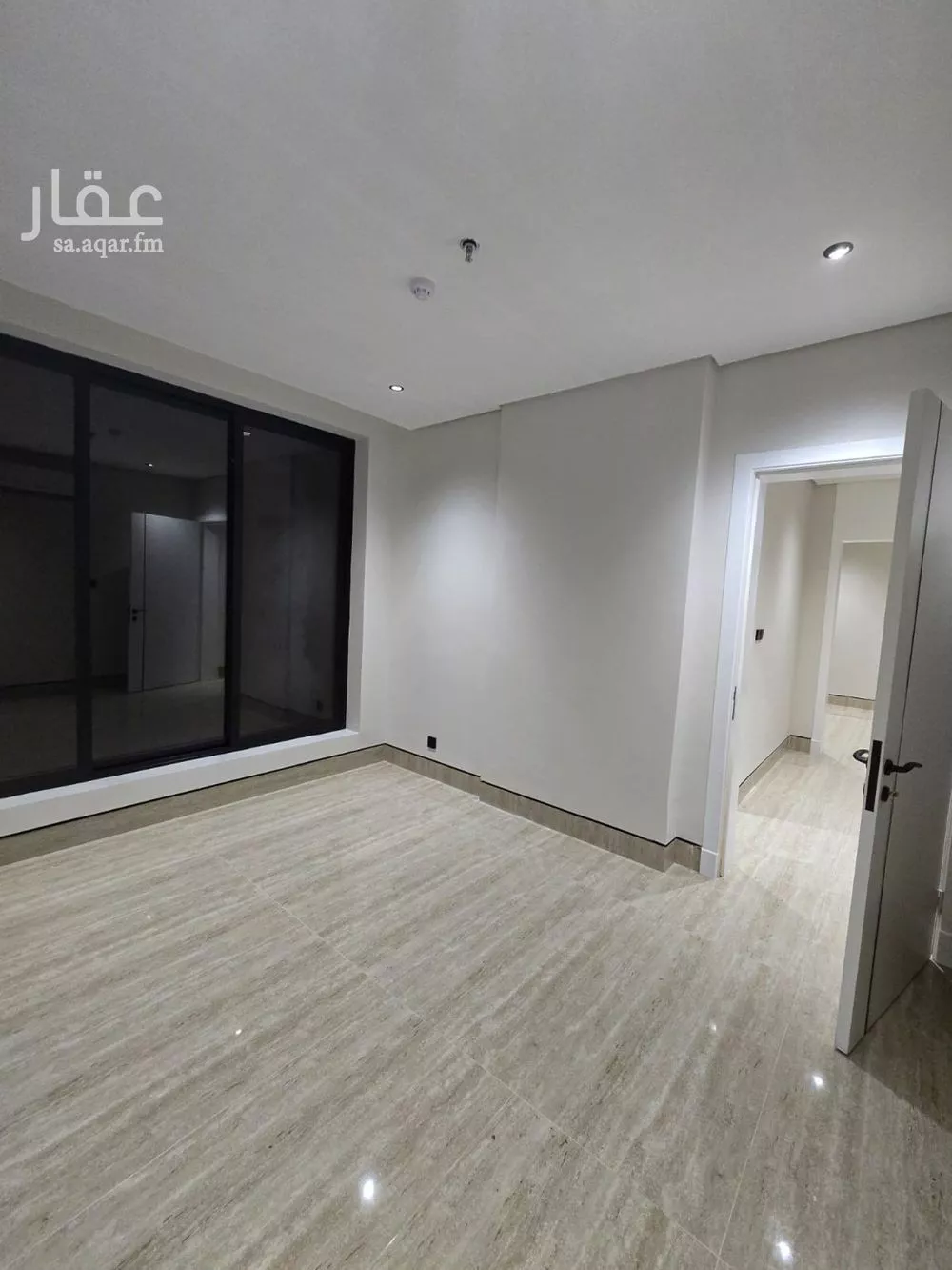 شقة 5 غرف في ضاحية الملك فهد 3