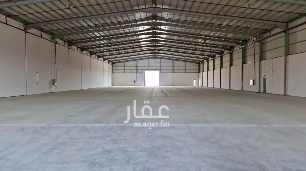 مستودع 12000 م² في الحائر 1