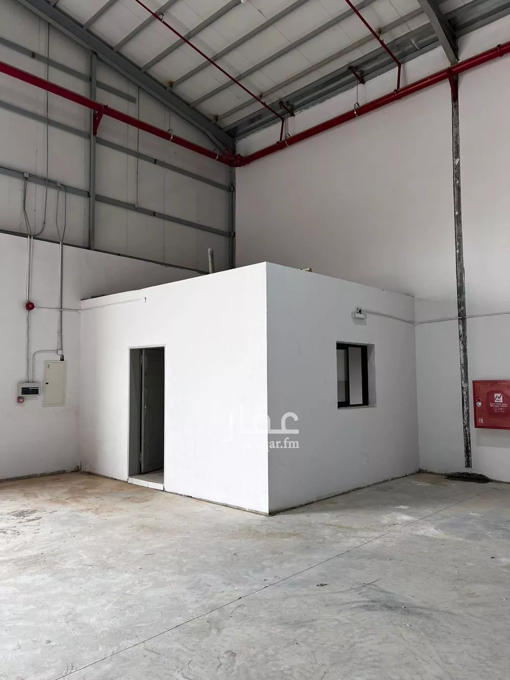 مستودع 12000 م² في الحائر 3