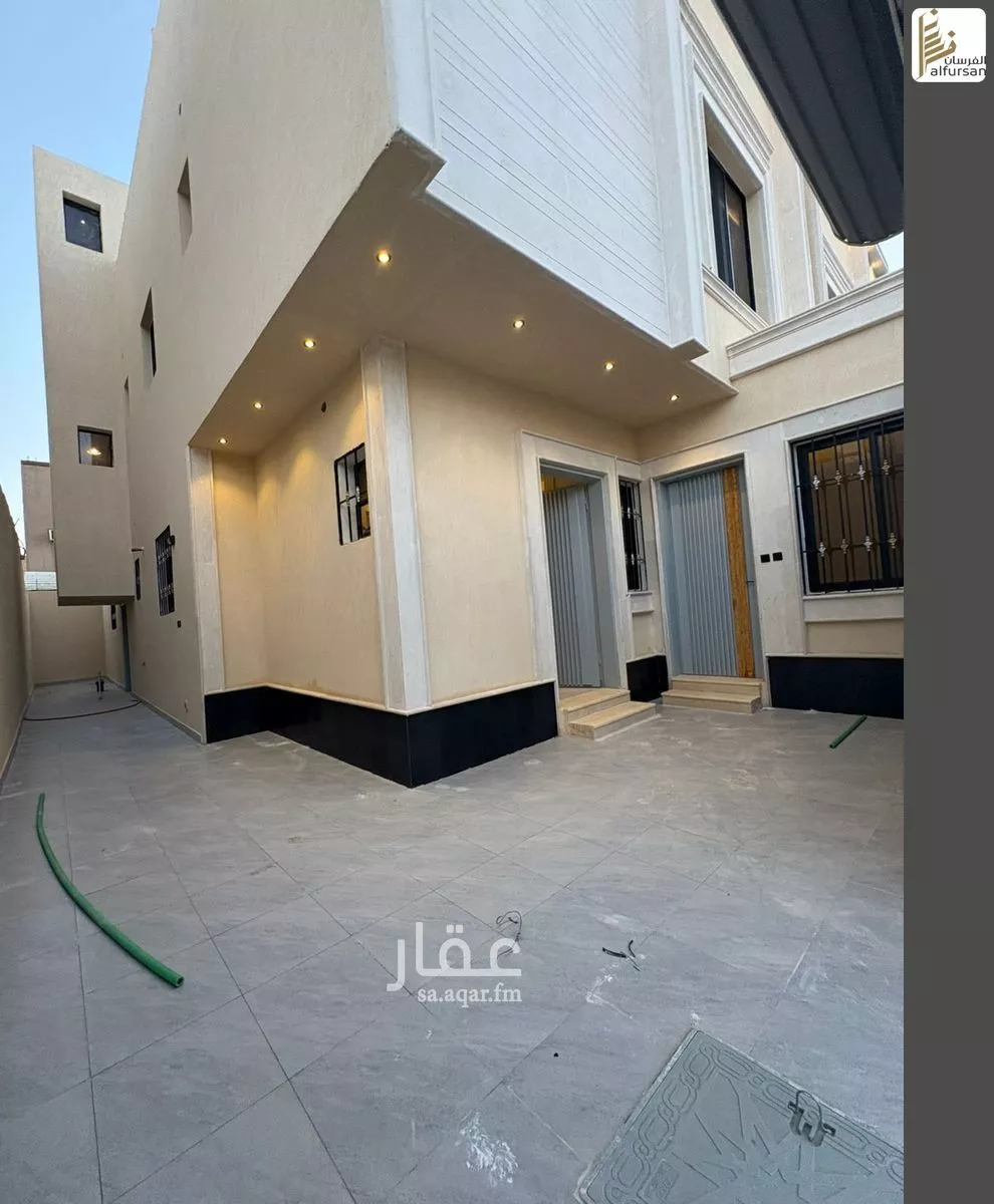 فيلا 7 غرف في العريجاء الغربية 1