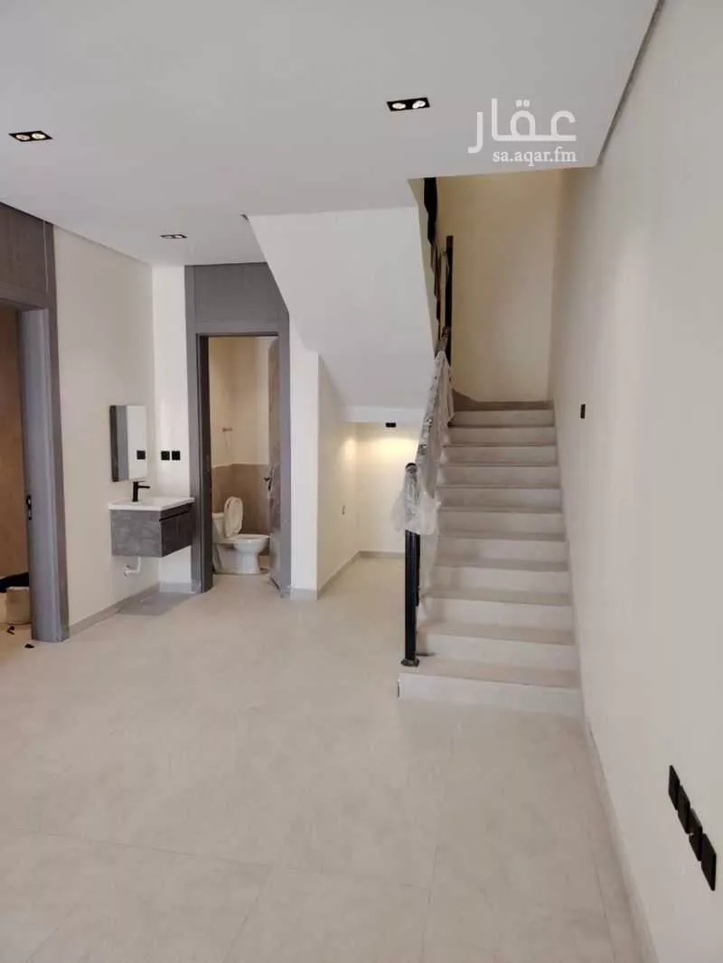 5 bedroom villa in Ar Rakah Al Janubiyah, Eastern Province 6