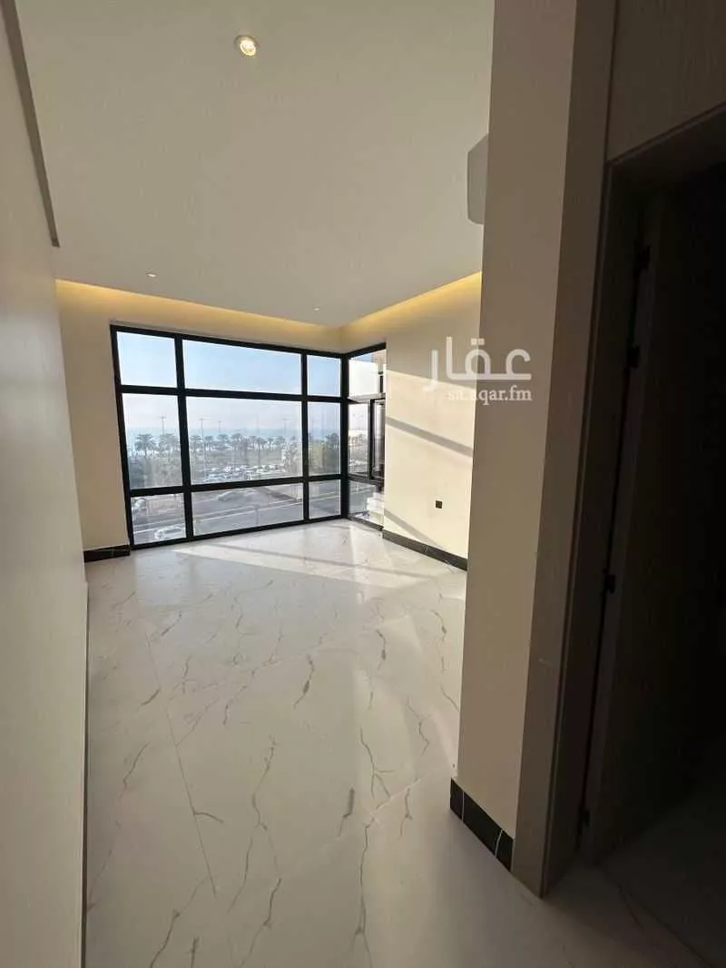 4 bedroom apartment in Ash Shati Al Gharbi, Eastern Province 9