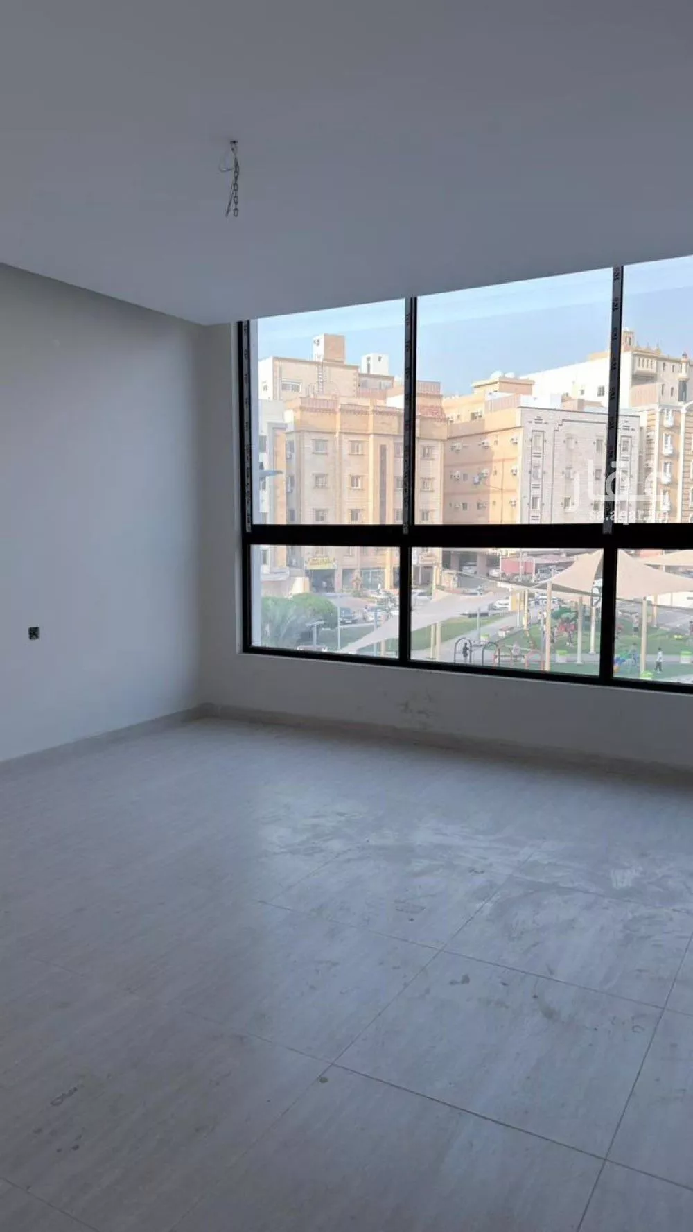 عمارة 731 م² في الواحة 5