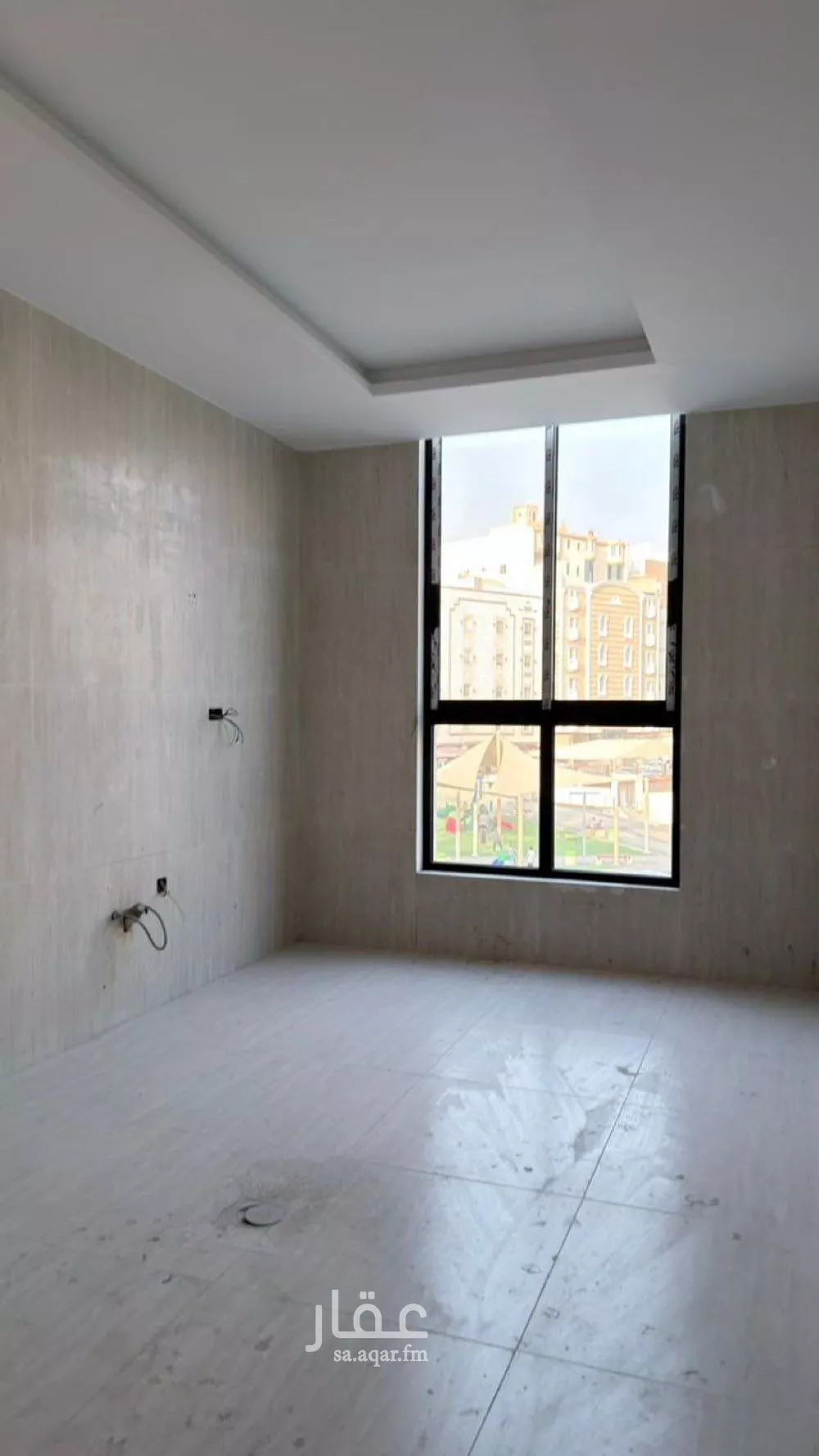 عمارة 731 م² في الواحة 4