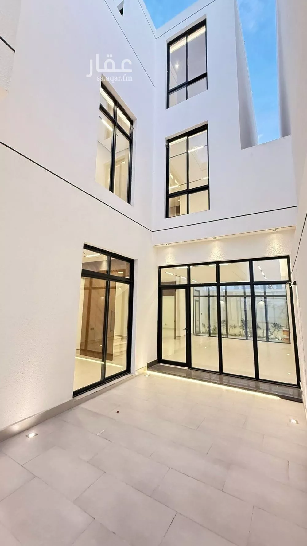 فيلا 6 غرف في المهدية 5