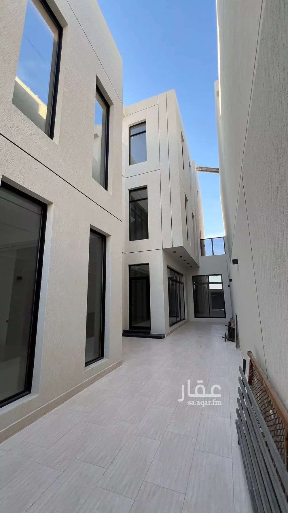 فيلا 6 غرف في المهدية 5