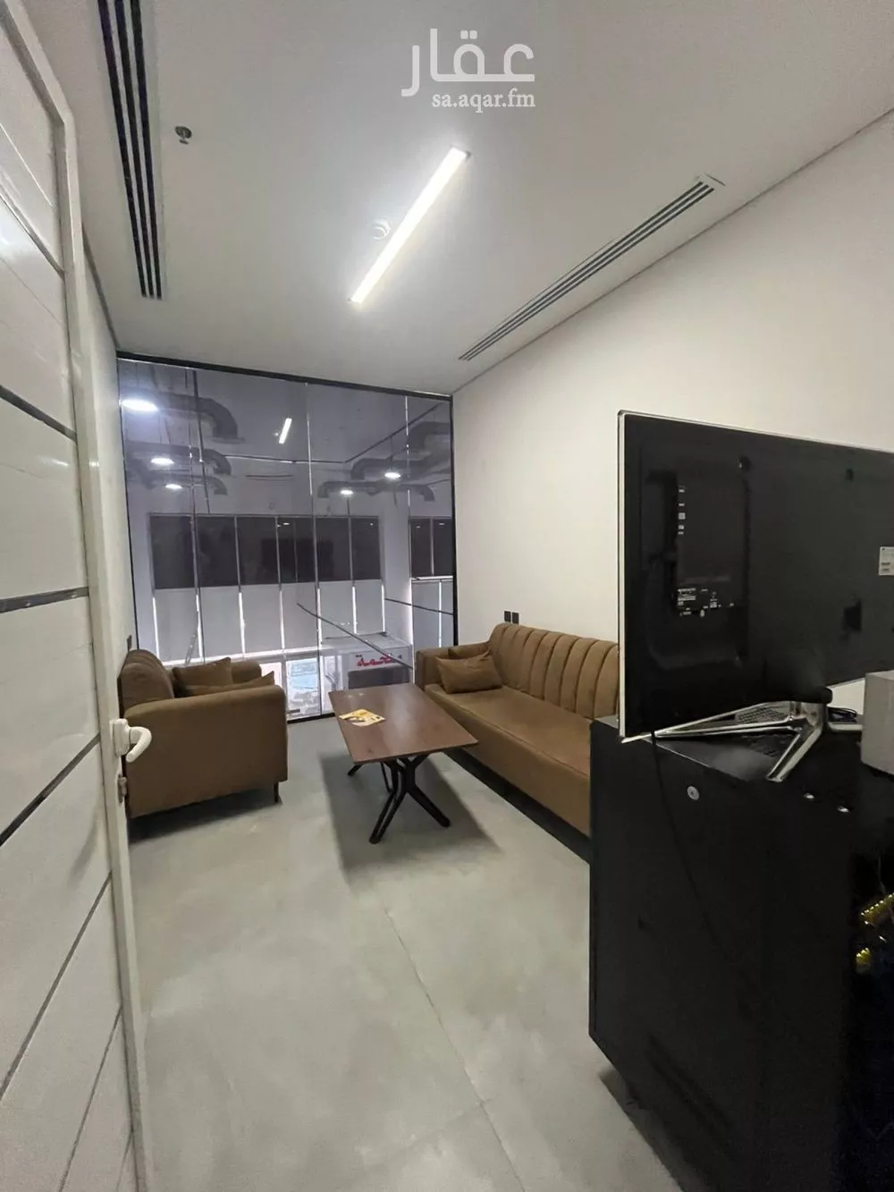 مكتب 399 م² في العارض 3