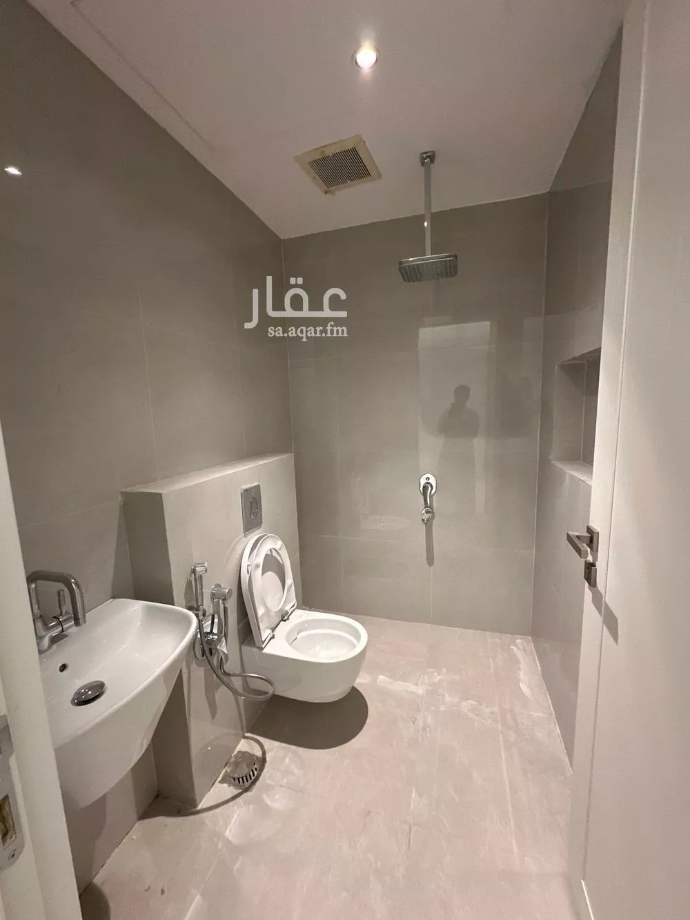 شقة 3 غرف في النرجس 5