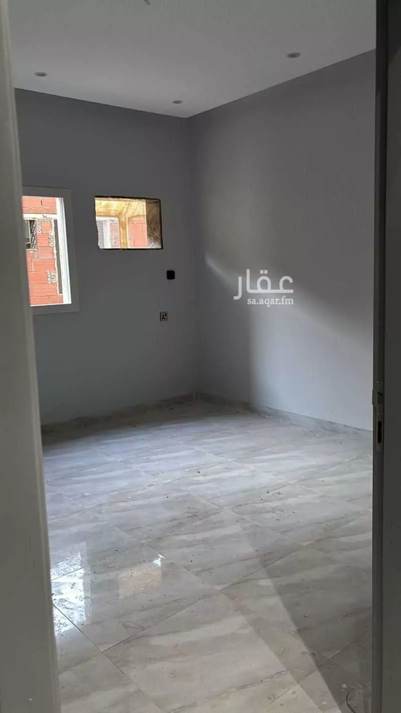 شقة 4 غرف في الملك فهد 3