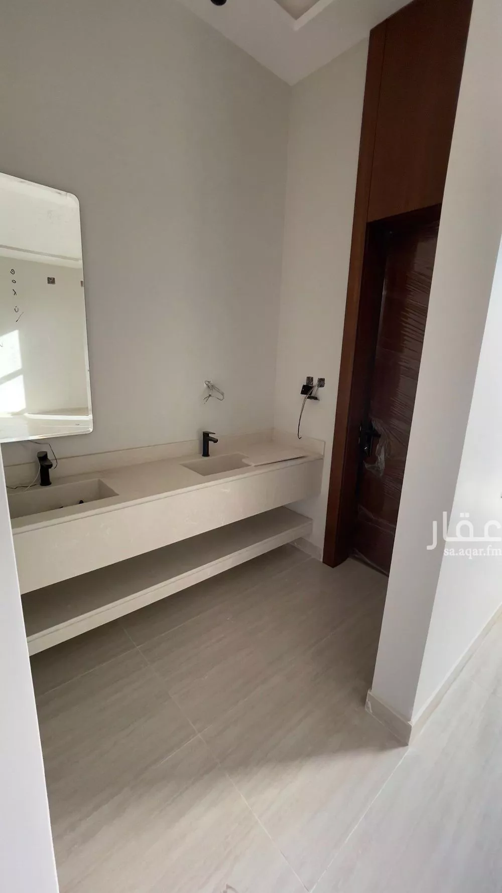 فيلا 6 غرف في المهدية 5