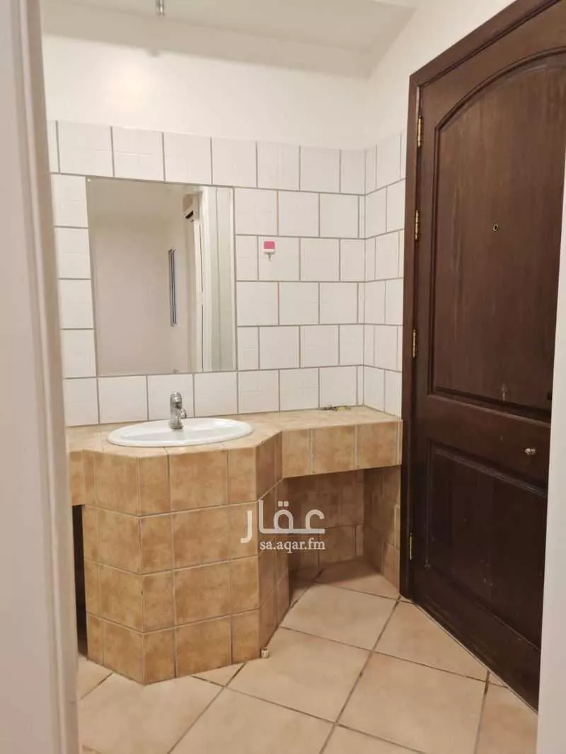 شقة 3 غرف في العقيق 4