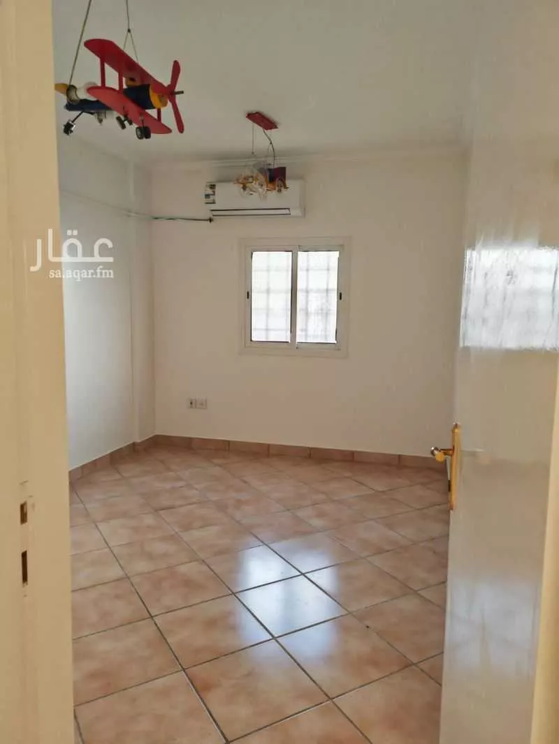 شقة 3 غرف في العقيق 5