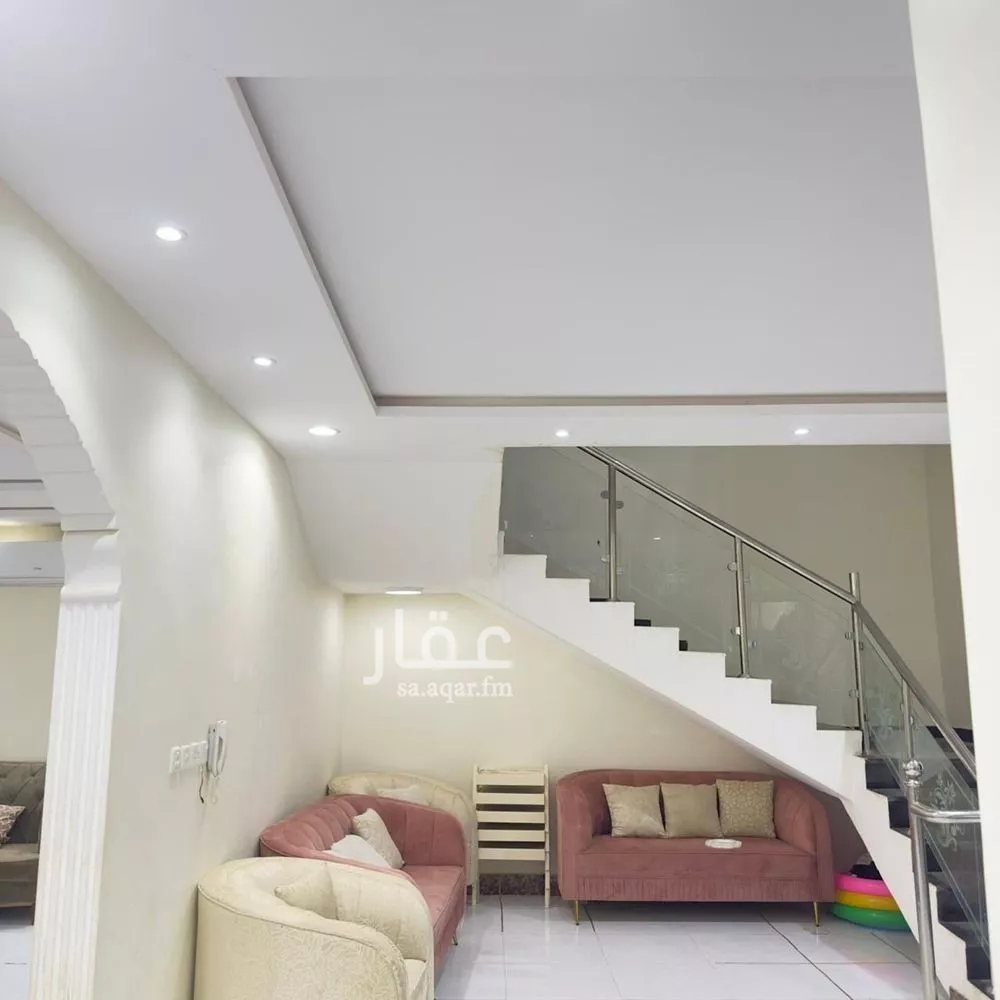 6 bedroom villa in Okaz 5