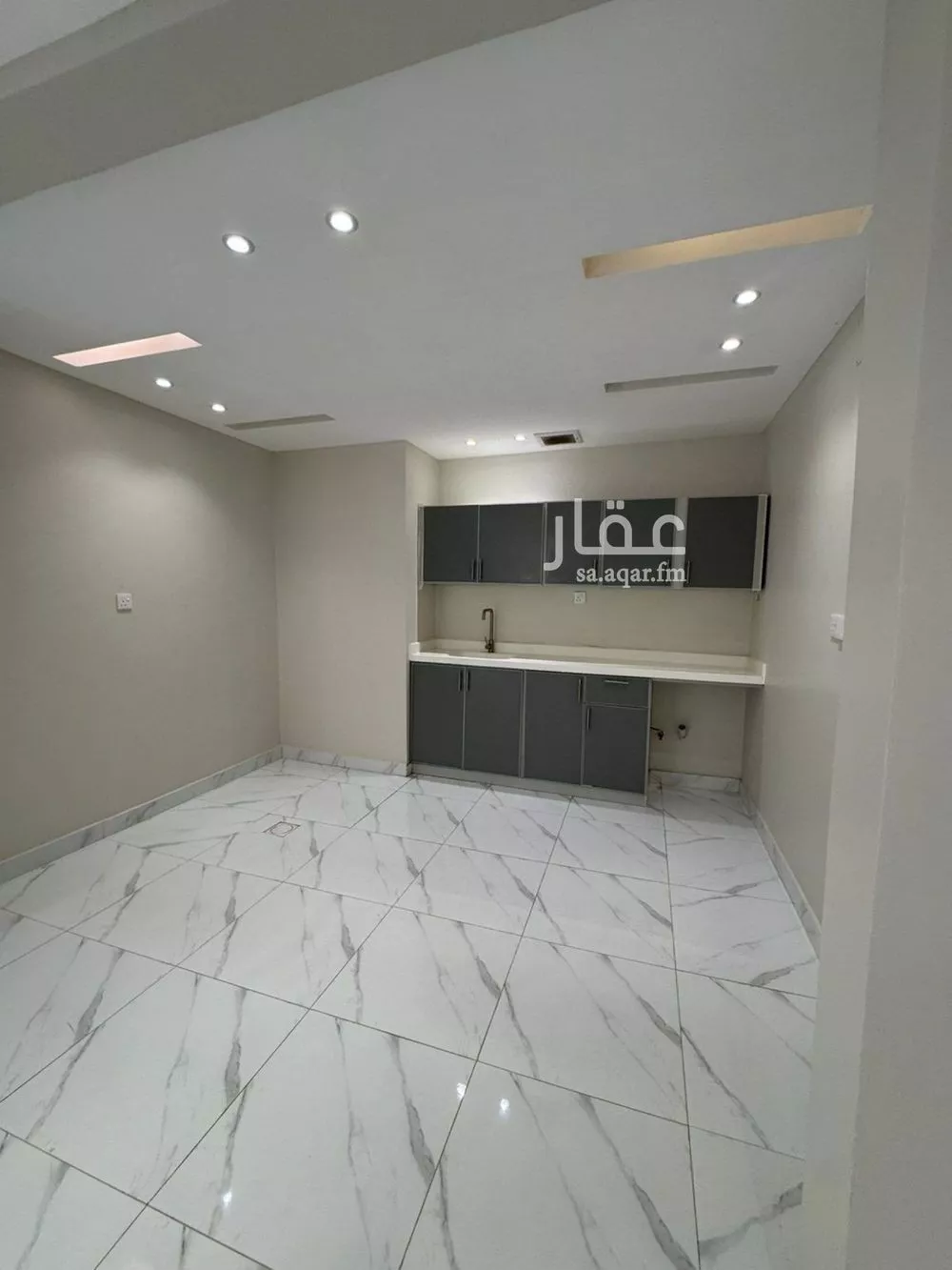 20 bedroom floor in Al Maseef 3