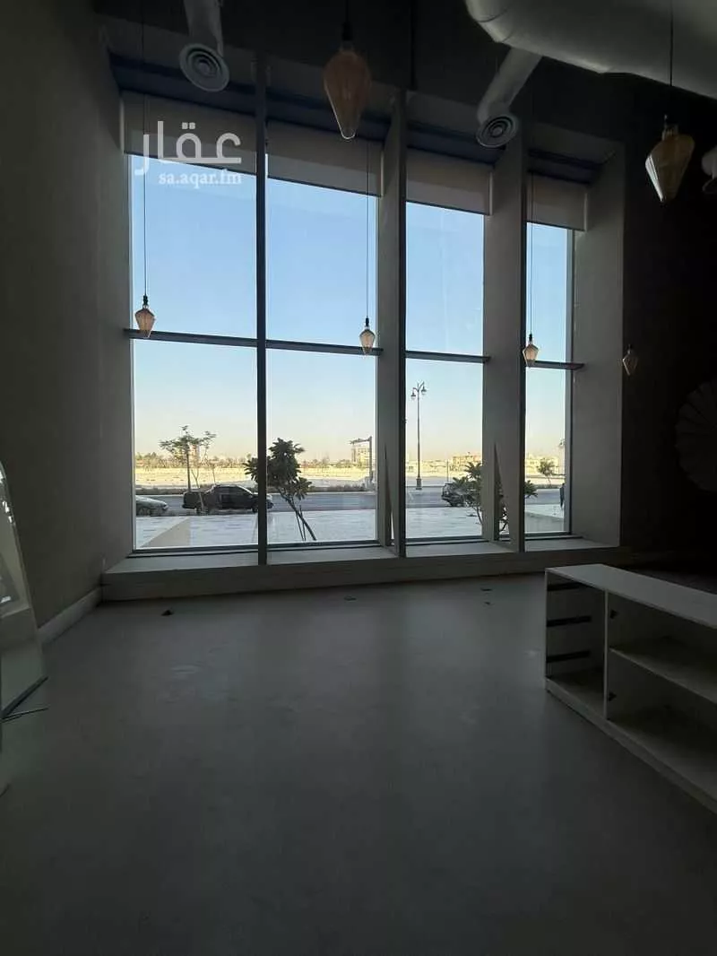 2347 sqm shop in Al Corniche 2