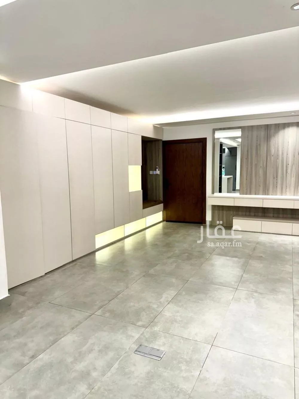 شقة 4 غرف في الملقا 1