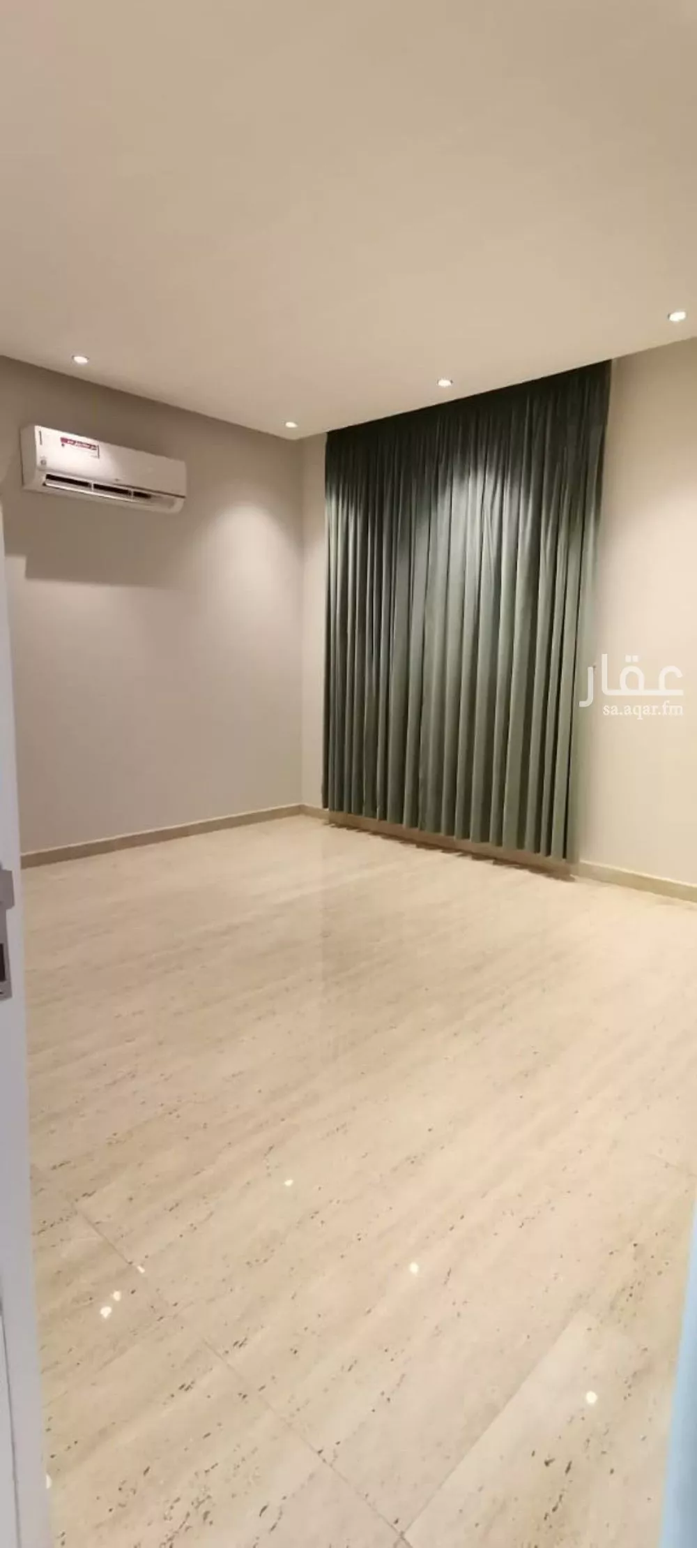 شقة 4 غرف في الملقا 1